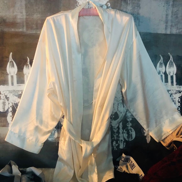 VICTORIA SECRET ROBE - Picture 2 of 6